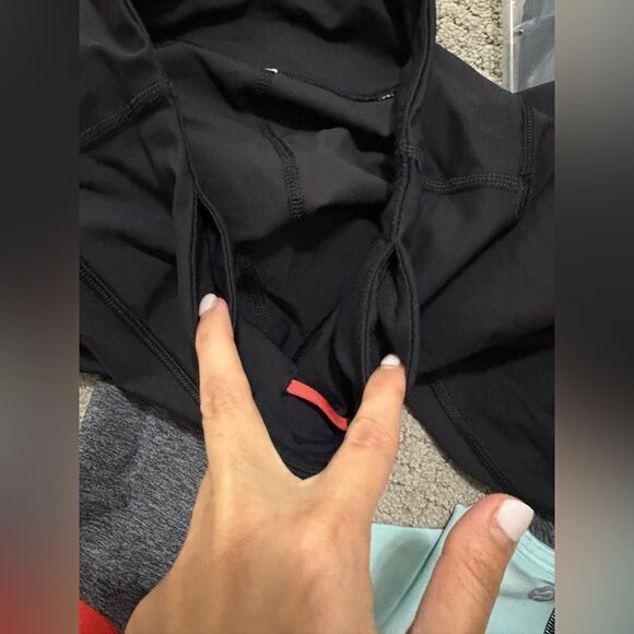 Lululemon Pedal To The Medal 7/8 Tight in Black / Alarming / Tranquil Blue - Picture 14 of 16